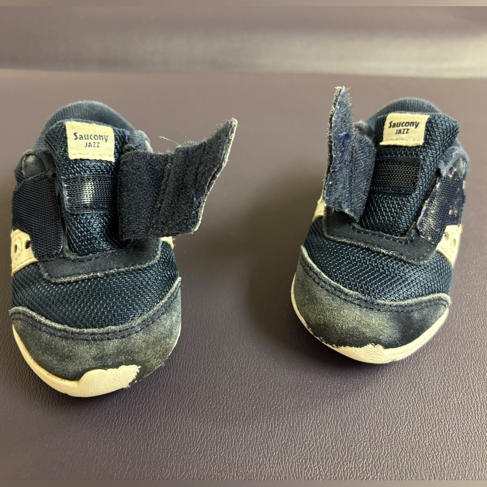 Saucony Toddler 5W Navy&White Sneakers. GUC. Exclt Velcro. 15% off w 2+ Bundle. - Picture 11 of 12